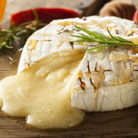 カマンベールチーズの蜂蜜がけ